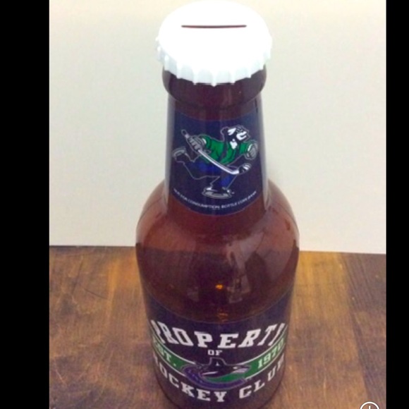 Vancouver Canucks coin bank - Picture 3 of 8